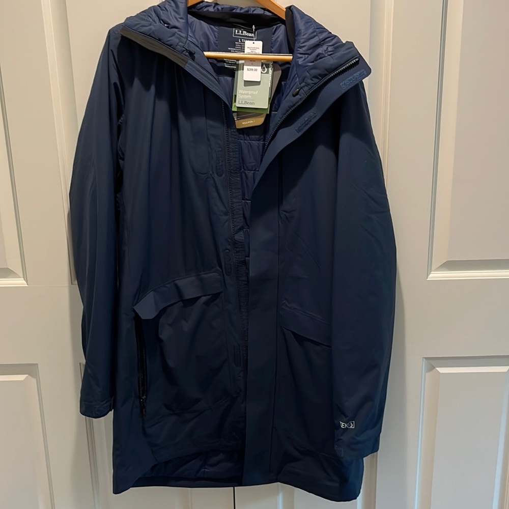 NWT Mens LL Bean Navy, hooded coat. Size Large Tall